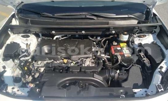 Sayi Na hannu Toyota RAV4 Blanc Mota in Kigali a Rwanda Sayi Na hannu Toyota RAV4 Blanc Mota in Kigali a Rwanda