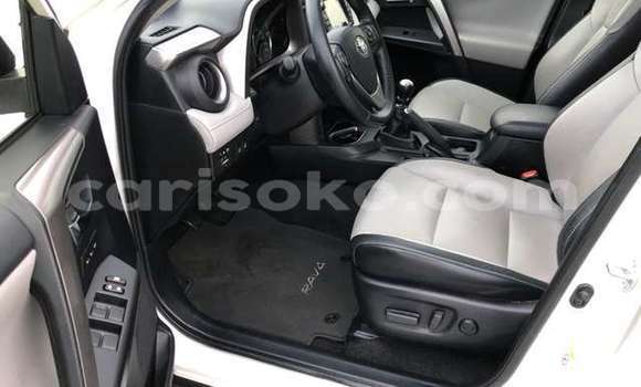 Sayi Na hannu Toyota RAV4 Blanc Mota in Kigali a Rwanda Sayi Na hannu Toyota RAV4 Blanc Mota in Kigali a Rwanda