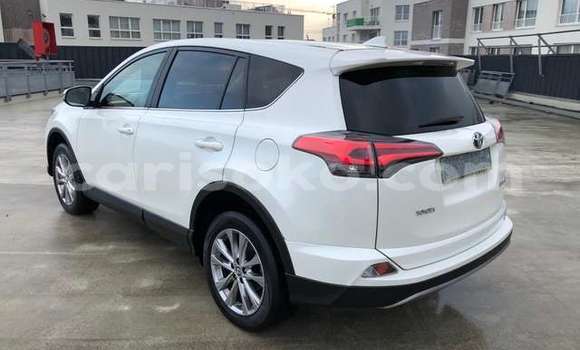 Sayi Na hannu Toyota RAV4 Blanc Mota in Kigali a Rwanda Sayi Na hannu Toyota RAV4 Blanc Mota in Kigali a Rwanda