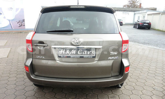 Sayi Na hannu Toyota RAV4 Marron Mota in Kigali a Rwanda Sayi Na hannu Toyota RAV4 Marron Mota in Kigali a Rwanda