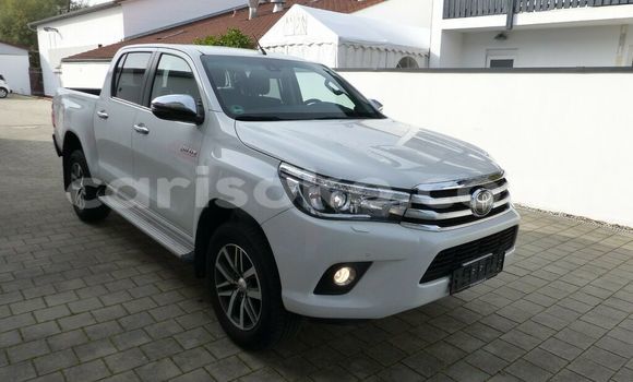Sayi Na hannu Toyota Hiluxe VIGO Blanc Mota in Kigali a Rwanda Sayi Na hannu Toyota Hiluxe VIGO Blanc Mota in Kigali a Rwanda