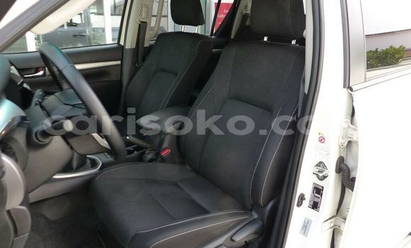 Sayi Na hannu Toyota Hiluxe VIGO Blanc Mota in Kigali a Rwanda Sayi Na hannu Toyota Hiluxe VIGO Blanc Mota in Kigali a Rwanda