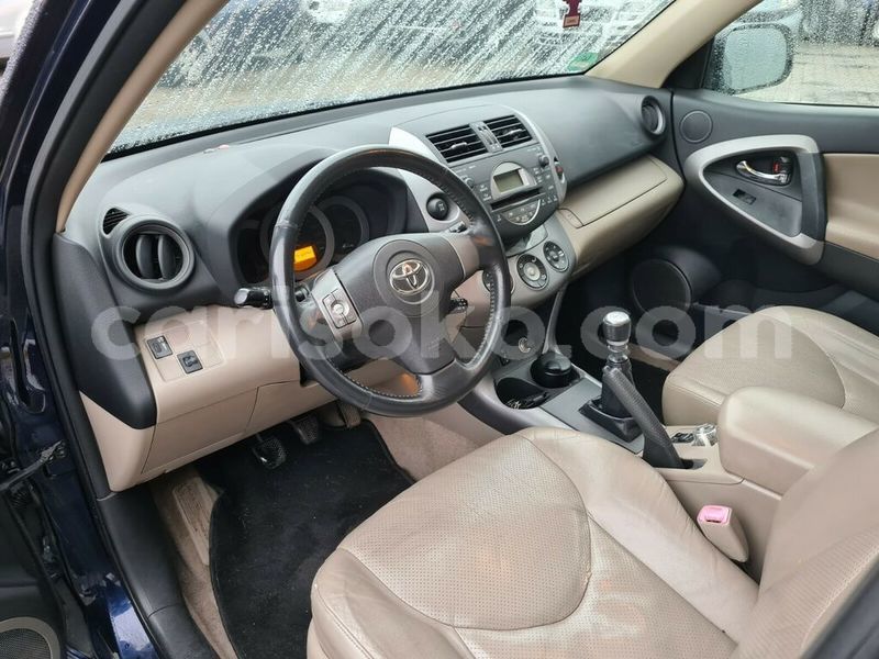 Big with watermark toyota rav4 rwanda kigali 14587