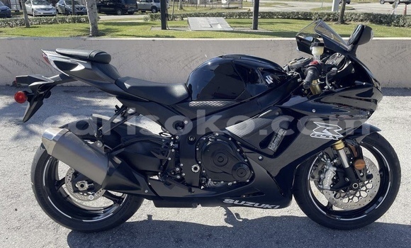 Acheter Occasion Moto Suzuki GSX–R Noir à Gikongoro, Gikongoro Acheter Occasion Moto Suzuki GSX–R Noir à Gikongoro, Gikongoro