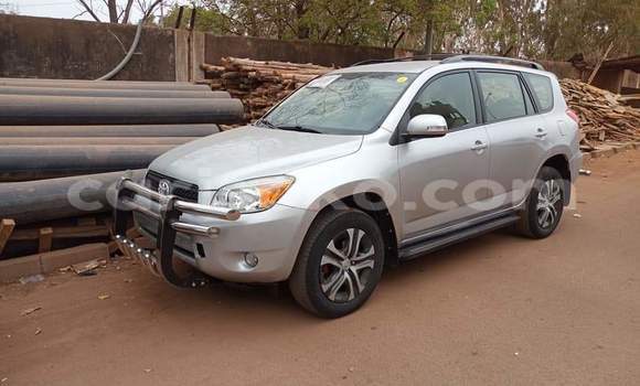 Sayi Na hannu Toyota RAV4 Gris Mota in Kigali a Rwanda Sayi Na hannu Toyota RAV4 Gris Mota in Kigali a Rwanda