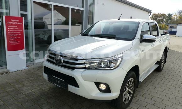 Buy Used Toyota Hiluxe VIGO White Car in Gicumbi in Rwanda Buy Used Toyota Hiluxe VIGO White Car in Gicumbi in Rwanda