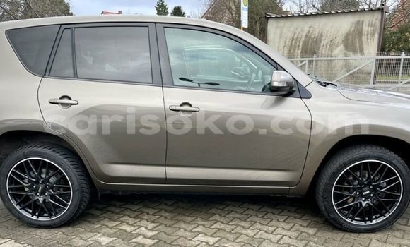 Sayi Na hannu Toyota RAV4 Marron Mota in Kigali a Rwanda Sayi Na hannu Toyota RAV4 Marron Mota in Kigali a Rwanda