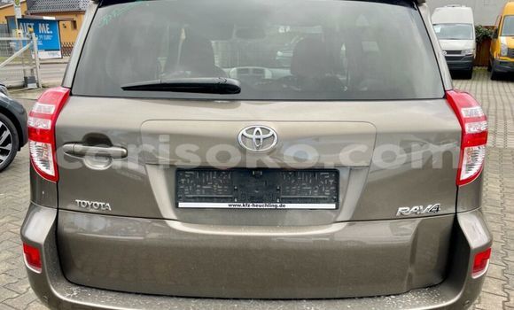 Sayi Na hannu Toyota RAV4 Marron Mota in Kigali a Rwanda Sayi Na hannu Toyota RAV4 Marron Mota in Kigali a Rwanda