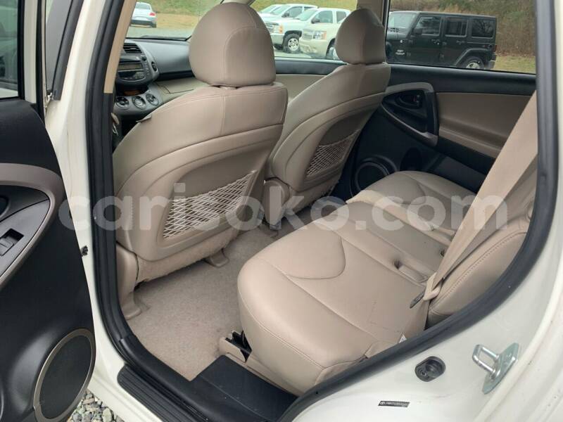 Big with watermark toyota rav4 rwanda kigali 14628