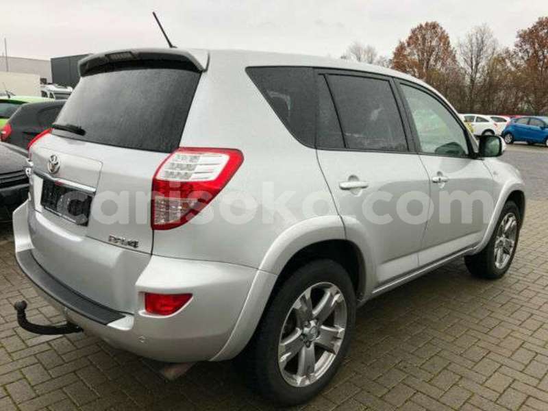 Big with watermark toyota rav4 rwanda kigali 14631