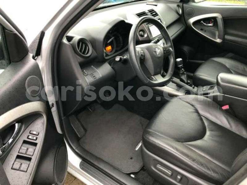 Big with watermark toyota rav4 rwanda kigali 14631