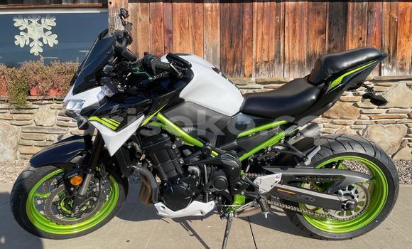 Sayi Na hannu Kawasaki Z Autre Motsi in Kigali a Rwanda Sayi Na hannu Kawasaki Z Autre Motsi in Kigali a Rwanda