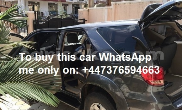 Sayi Na hannu Toyota Fortuner Gris Mota in Kigali a Rwanda Sayi Na hannu Toyota Fortuner Gris Mota in Kigali a Rwanda