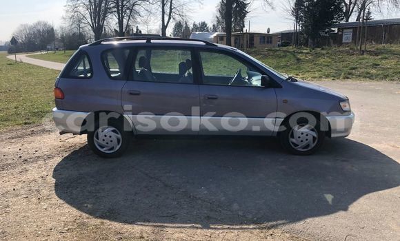 Sayi Na hannu Toyota Picnic Bleu Mota in Kigali a Rwanda Sayi Na hannu Toyota Picnic Bleu Mota in Kigali a Rwanda