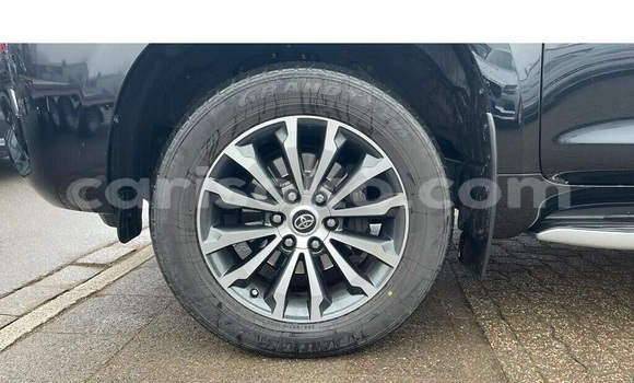 Sayi Na hannu Toyota Land Cruiser Noir Mota in Kigali a Rwanda Sayi Na hannu Toyota Land Cruiser Noir Mota in Kigali a Rwanda