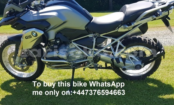 Acheter Occasion Moto BMW R1200GS Adventure Gris à Kigali, Rwanda Acheter Occasion Moto BMW R1200GS Adventure Gris à Kigali, Rwanda