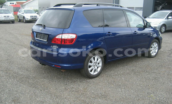 Buy Used Toyota Avensis Verso Blue Car in Kigali in Rwanda Buy Used Toyota Avensis Verso Blue Car in Kigali in Rwanda