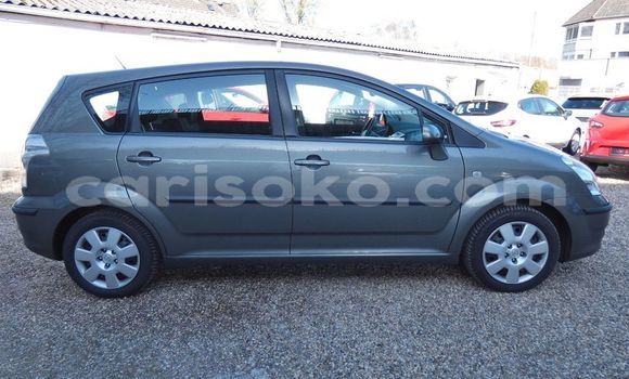 Buy Used Toyota Corolla Verso Beige Car in Kigali in Rwanda Buy Used Toyota Corolla Verso Beige Car in Kigali in Rwanda