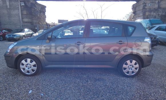 Buy Used Toyota Corolla Verso Beige Car in Kigali in Rwanda Buy Used Toyota Corolla Verso Beige Car in Kigali in Rwanda