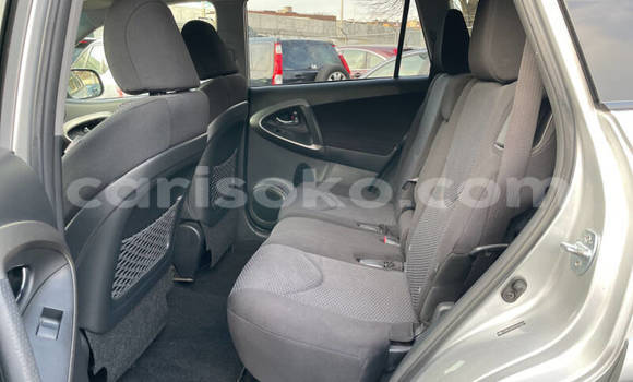 Sayi Na hannu Toyota RAV4 Gris Mota in Kigali a Rwanda Sayi Na hannu Toyota RAV4 Gris Mota in Kigali a Rwanda