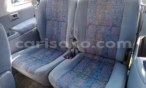 Sayi Na hannu Toyota Picnic Gris Mota in Kigali a Rwanda Sayi Na hannu Toyota Picnic Gris Mota in Kigali a Rwanda