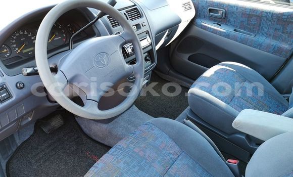 Sayi Na hannu Toyota Picnic Gris Mota in Kigali a Rwanda Sayi Na hannu Toyota Picnic Gris Mota in Kigali a Rwanda