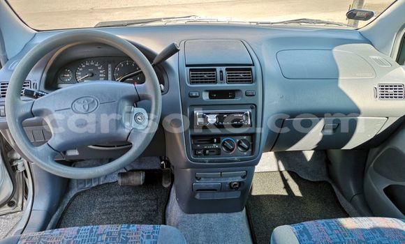 Sayi Na hannu Toyota Picnic Gris Mota in Kigali a Rwanda Sayi Na hannu Toyota Picnic Gris Mota in Kigali a Rwanda