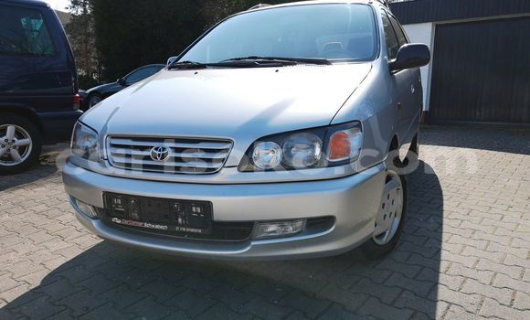 Sayi Na hannu Toyota Picnic Gris Mota in Kigali a Rwanda Sayi Na hannu Toyota Picnic Gris Mota in Kigali a Rwanda