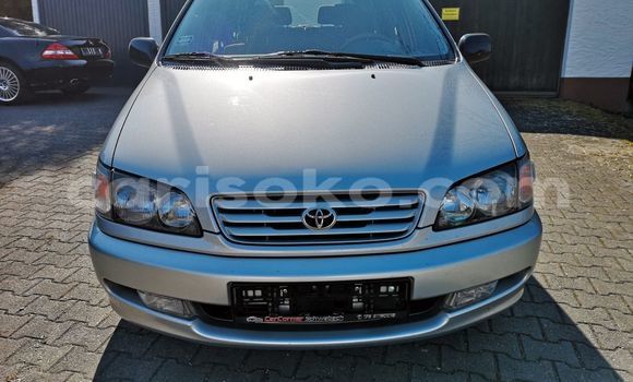 Sayi Na hannu Toyota Picnic Gris Mota in Kigali a Rwanda Sayi Na hannu Toyota Picnic Gris Mota in Kigali a Rwanda