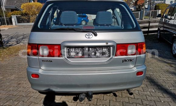 Sayi Na hannu Toyota Picnic Gris Mota in Kigali a Rwanda Sayi Na hannu Toyota Picnic Gris Mota in Kigali a Rwanda