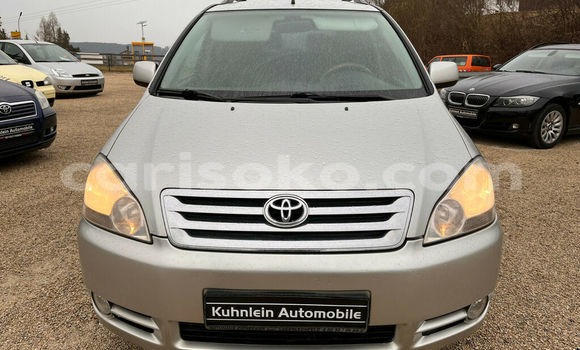 Sayi Na hannu Toyota Avensis Verso Gris Mota in Kigali a Rwanda Sayi Na hannu Toyota Avensis Verso Gris Mota in Kigali a Rwanda