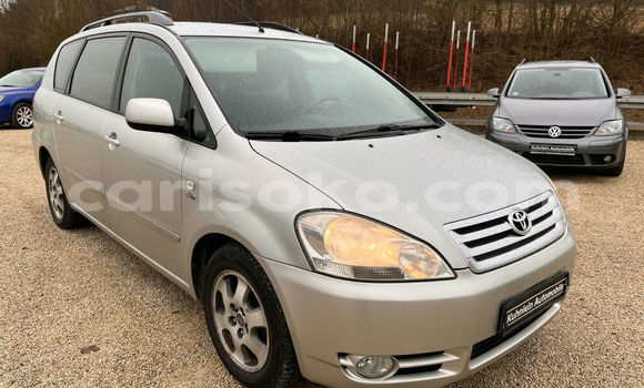 Sayi Na hannu Toyota Avensis Verso Gris Mota in Kigali a Rwanda Sayi Na hannu Toyota Avensis Verso Gris Mota in Kigali a Rwanda