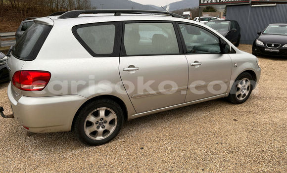 Sayi Na hannu Toyota Avensis Verso Gris Mota in Kigali a Rwanda Sayi Na hannu Toyota Avensis Verso Gris Mota in Kigali a Rwanda