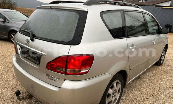 Sayi Na hannu Toyota Avensis Verso Gris Mota in Kigali a Rwanda Sayi Na hannu Toyota Avensis Verso Gris Mota in Kigali a Rwanda