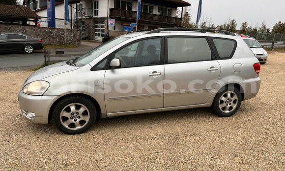 Sayi Na hannu Toyota Avensis Verso Gris Mota in Kigali a Rwanda Sayi Na hannu Toyota Avensis Verso Gris Mota in Kigali a Rwanda