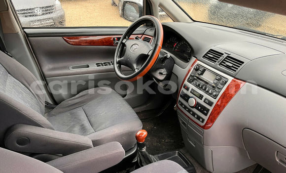 Sayi Na hannu Toyota Avensis Verso Gris Mota in Kigali a Rwanda Sayi Na hannu Toyota Avensis Verso Gris Mota in Kigali a Rwanda