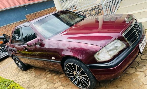 Sayi Na hannu Mercedes-Benz C–Class Rouge Mota in Kigali a Rwanda Sayi Na hannu Mercedes-Benz C–Class Rouge Mota in Kigali a Rwanda