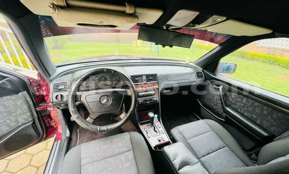 Sayi Na hannu Mercedes-Benz C–Class Rouge Mota in Kigali a Rwanda Sayi Na hannu Mercedes-Benz C–Class Rouge Mota in Kigali a Rwanda
