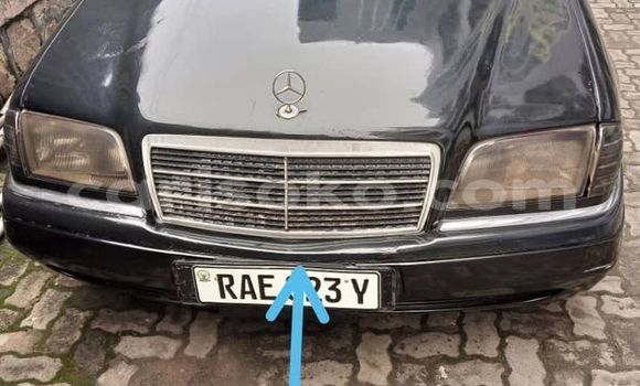 Sayi Na hannu Mercedes-Benz C–Class Noir Mota in Kigali a Rwanda Sayi Na hannu Mercedes-Benz C–Class Noir Mota in Kigali a Rwanda
