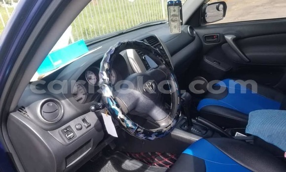 Sayi Na hannu Toyota RAV4 Bleu Mota in Kigali a Rwanda Sayi Na hannu Toyota RAV4 Bleu Mota in Kigali a Rwanda