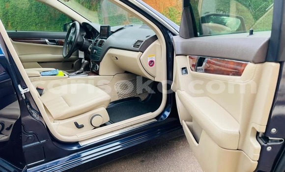 Acheter Occasion Voiture Mercedes-Benz C–Class Noir à Kigali, Rwanda Acheter Occasion Voiture Mercedes-Benz C–Class Noir à Kigali, Rwanda