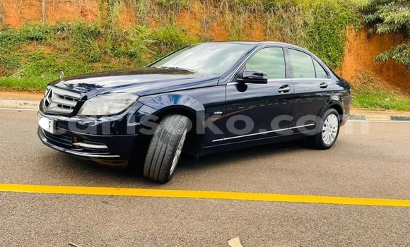 Acheter Occasion Voiture Mercedes-Benz C–Class Noir à Kigali, Rwanda Acheter Occasion Voiture Mercedes-Benz C–Class Noir à Kigali, Rwanda