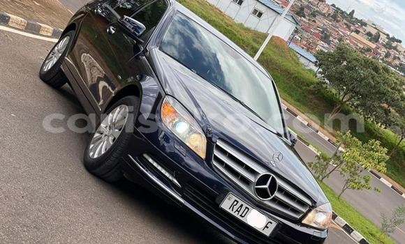 Acheter Occasion Voiture Mercedes-Benz C–Class Noir à Kigali, Rwanda Acheter Occasion Voiture Mercedes-Benz C–Class Noir à Kigali, Rwanda