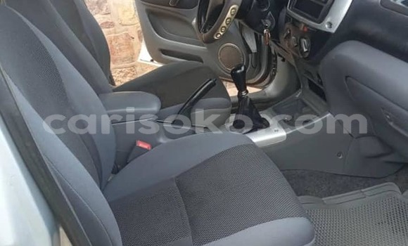 Sayi Na hannu Toyota RAV4 Gris Mota in Kigali a Rwanda Sayi Na hannu Toyota RAV4 Gris Mota in Kigali a Rwanda