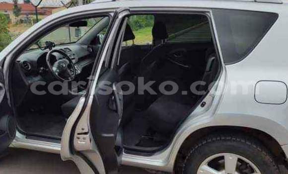 Sayi Na hannu Toyota RAV4 Gris Mota in Kigali a Rwanda Sayi Na hannu Toyota RAV4 Gris Mota in Kigali a Rwanda