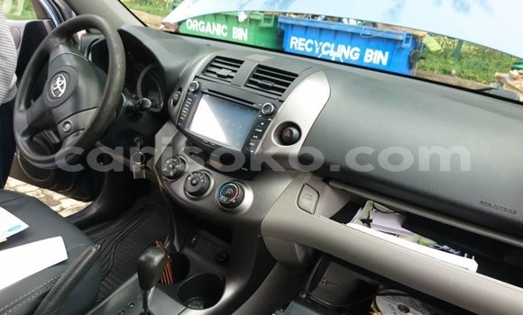 Sayi Na hannu Toyota RAV4 Bleu Mota in Kigali a Rwanda Sayi Na hannu Toyota RAV4 Bleu Mota in Kigali a Rwanda