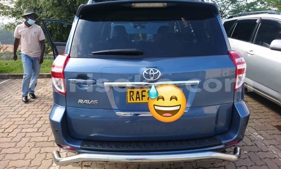 Sayi Na hannu Toyota RAV4 Bleu Mota in Kigali a Rwanda Sayi Na hannu Toyota RAV4 Bleu Mota in Kigali a Rwanda