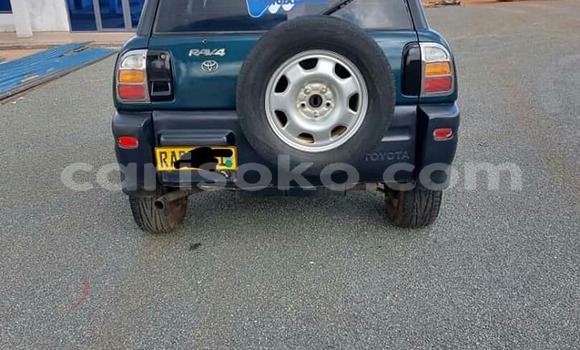 Acheter Occasion Voiture Toyota RAV4 Vert à Kigali, Rwanda Acheter Occasion Voiture Toyota RAV4 Vert à Kigali, Rwanda