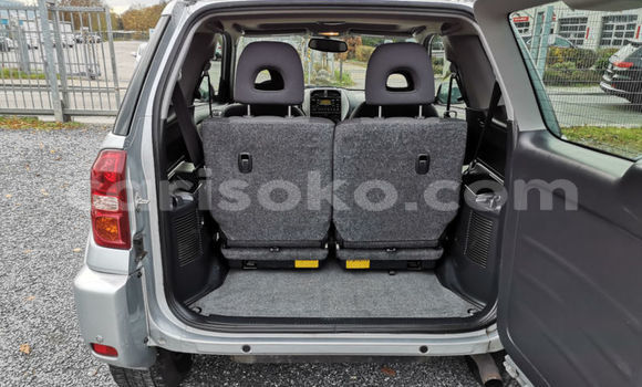 Acheter Occasion Voiture Toyota RAV4 Gris à Kigali, Rwanda Acheter Occasion Voiture Toyota RAV4 Gris à Kigali, Rwanda