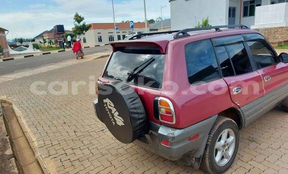 Acheter Occasion Voiture Toyota RAV4 Rouge à Kigali, Rwanda Acheter Occasion Voiture Toyota RAV4 Rouge à Kigali, Rwanda